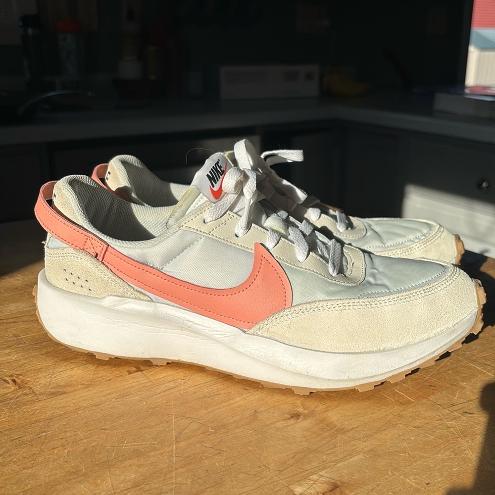 Women's Nike Waffle Debut size 12